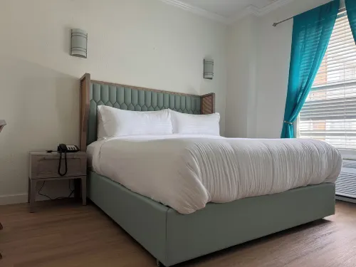 Athens Hotel & Suites - Motels