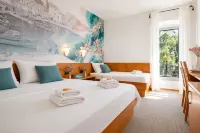 Newly Renovated Hotel Kastil - バルコニー