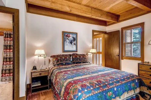 Inviting Ski Getaway < 1 Mile to Northstar Resort! - parking