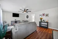 Enjoy Our 936sf Single-story Home With a Private Entrance - Alojamientos