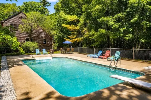 Private Pool & Hot Tub! Minutes to Sebago Lake! Nature! Perfect All Year-Round. - Wifi