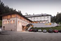 Jufa Hotel Altaussee - Parking