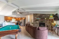 Mountain Forest Manor - 3-Star