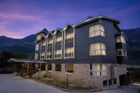The Voyage Resort, Manali - Mountain view