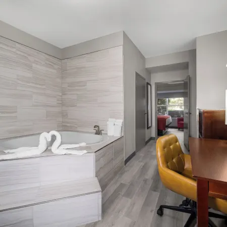 Baymont Inn & Suites by Wyndham Morrow/Atlanta I-75 South