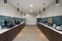 La Quinta Inn & Suites by Wyndham Tracy - breakfast