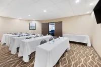 Comfort Inn & Suites Wichita Northeast - 3-Star