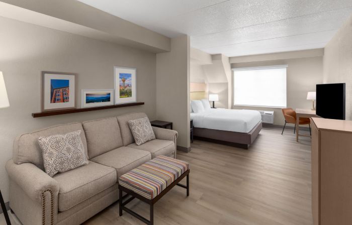 La Quinta Inn & Suites by Wyndham Knoxville West