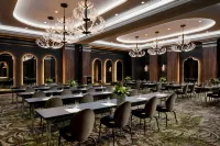 Grand Bohemian Lodge Greenville, Autograph Collection - parking