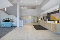 Spark by Hilton Bentonville - parking