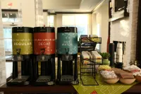 Hilton Garden Inn Westbury - breakfast