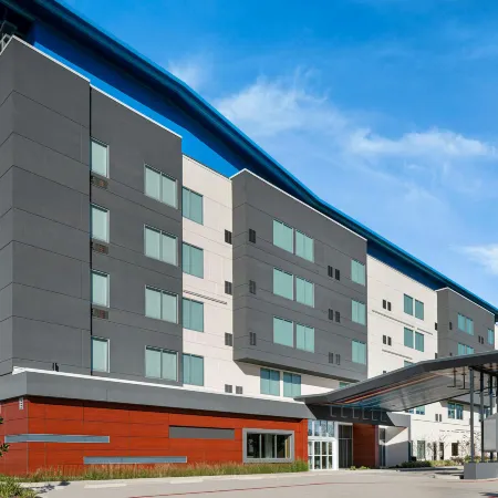 Aloft Shenandoah Woodlands Area