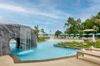 Renaissance Shoals Resort & Spa - Pools