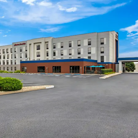 Hampton Inn & Suites Grove City