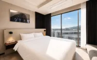Y COLLECTION by UH FLAT OSIRIA - Condos