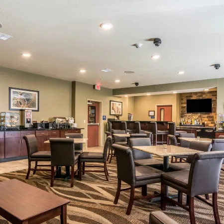 Cobblestone Hotel & Suites - Greenville