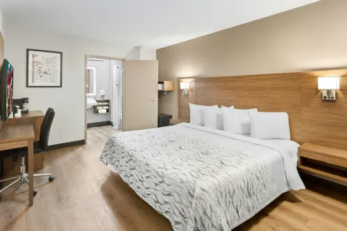 Red Roof PLUS+  Columbus - Ohio State University OSU - Pet friendly