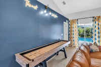 Free Heated Pool, Baby Gear, Shuffleboard, EV charger, Near beach, UTC mall, SRQ - Pools