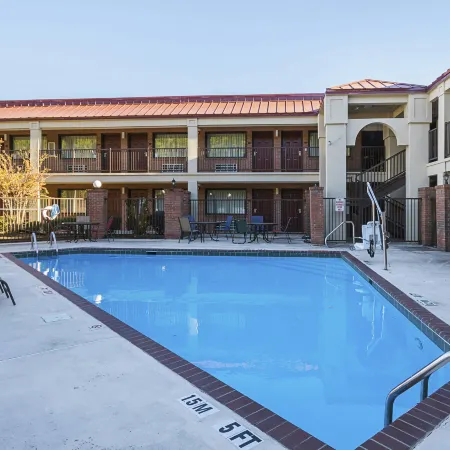 Red Roof Inn & Suites Scottsboro