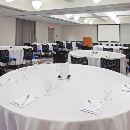 Holiday Inn Express INDIANAPOLIS - FISHERS by IHG