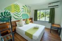 Royal Suites Port Barton - parking