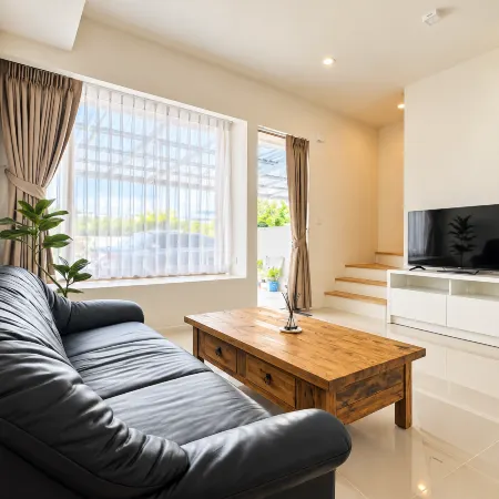 Spacious 3-Bedroom House with Shared Pool Near Mega Bangna and Suvarnabhumi