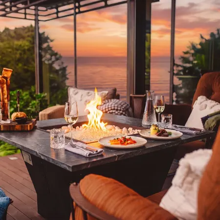 Jacuzzi Suite - Ocean Views & Beach Access