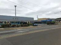 Southsider Motel - parking