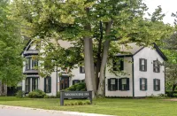 Woodbourne Inn - Homestays