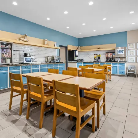 Country Inn & Suites by Radisson, Sioux Falls, SD