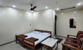 Hotel Pushpak Lodge