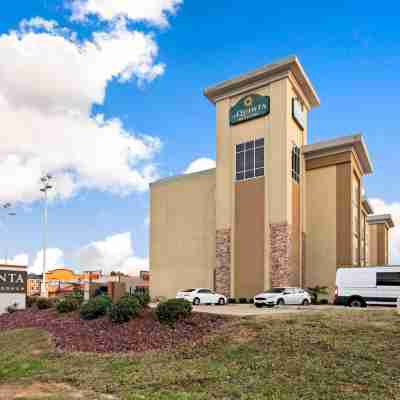 La Quinta Inn & Suites by Wyndham West Monroe Hotel Exterior