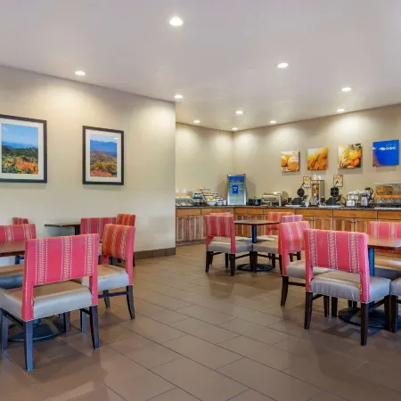 Comfort Inn & Suites