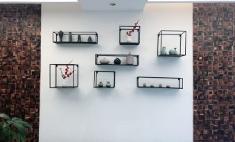 Zhangjiagang Meet Light Hotel (Shazhou Pedestrian Street)