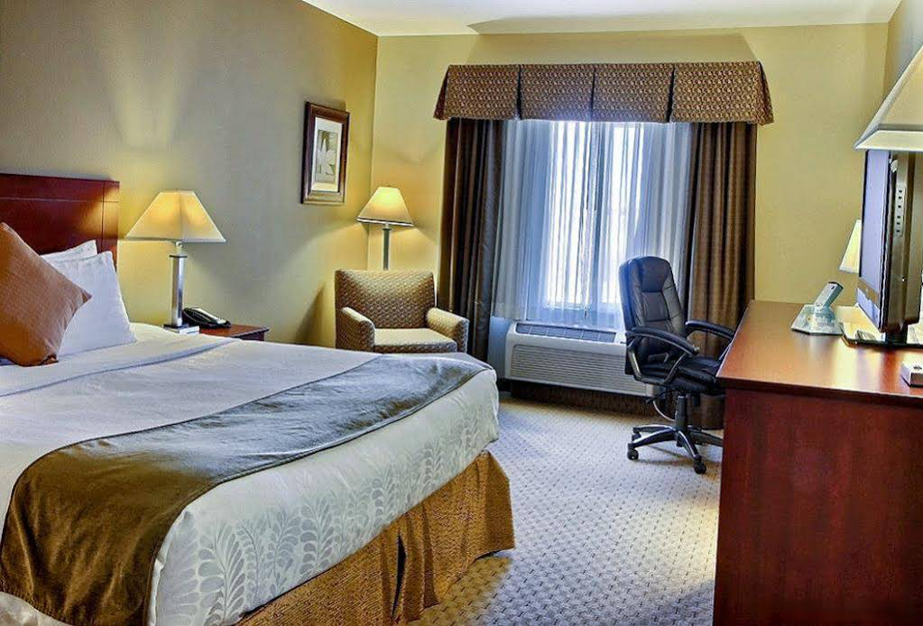 Best Western Plus Montezuma Inn and Suites