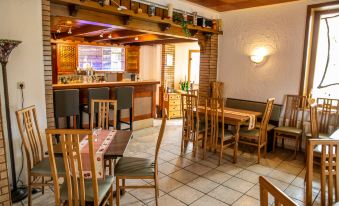 Hotel Sonnenhof Ehemaliger Rosenhof - Housity