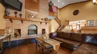 Baymont by Wyndham Indianapolis Northwest - Kitchens