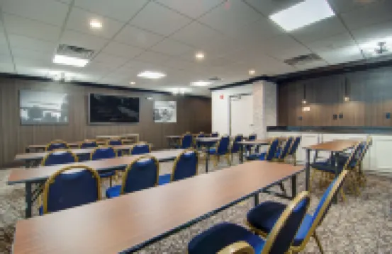 Comfort Suites Newport News Airport