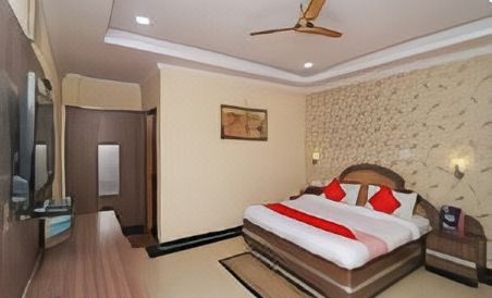 OYO 28609 Hotel Amar Palace - Housity