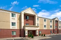 MainStay Suites Omaha Old Mill Отели рядом с достопримечательностью «Линден Маркет»