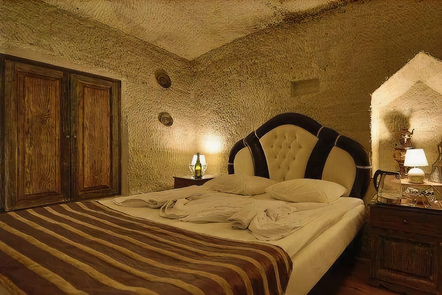 Kayatas Cave Suites