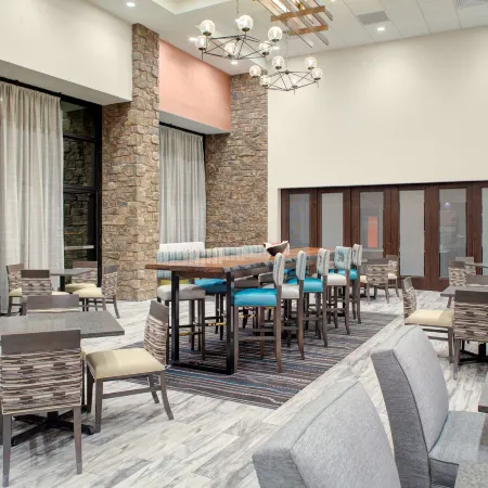 Hampton Inn & Suites Flagstaff East