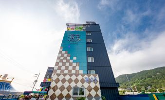 Sacheon Hotel Picnic