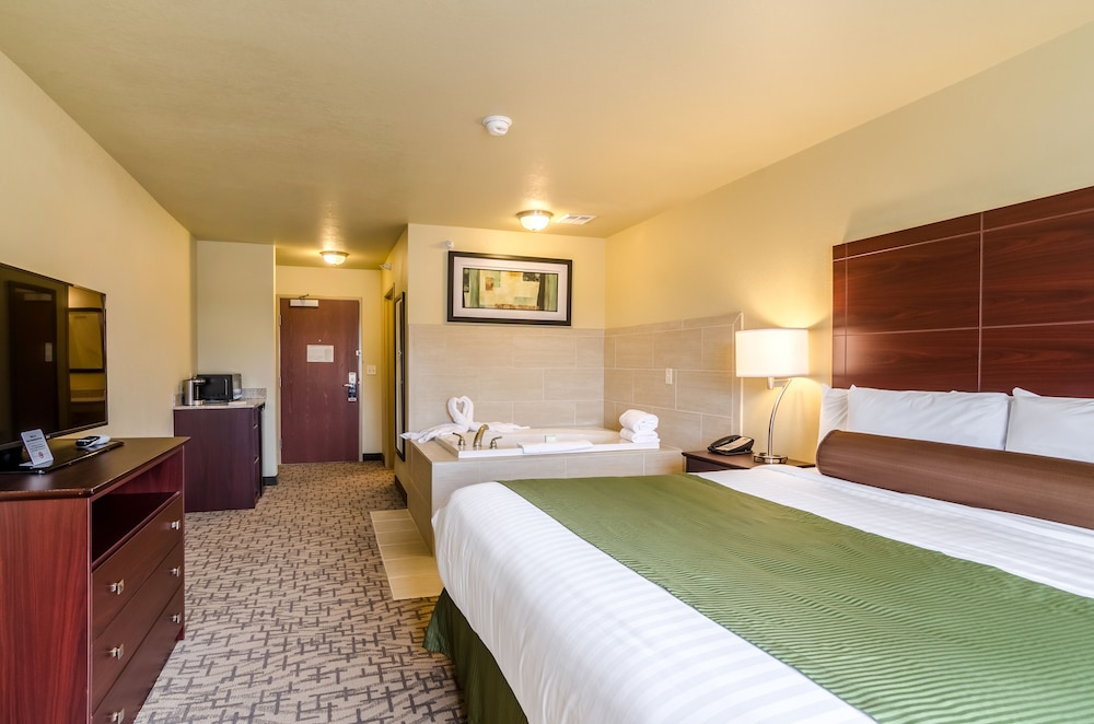 Cobblestone Inn & Suites - Oberlin