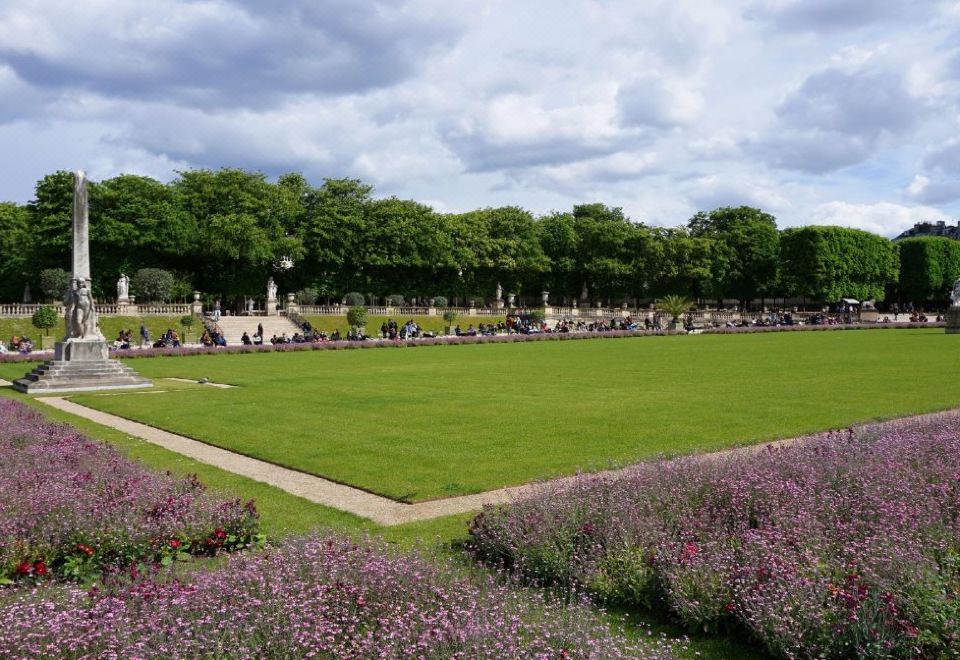 2. 이비스 파리 아..