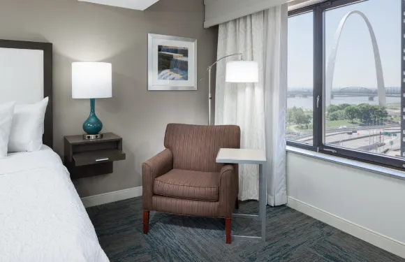 歡朋酒店聖路易斯-市中心-在大拱門旁