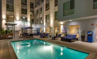 Hampton Inn & Suites Los Angeles - Glendale