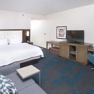 Hampton Inn & Suites LAX El Segundo
