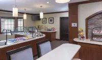 Staybridge Suites CANTON by IHG - breakfast