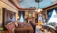 Manderley Bed and Breakfast فنادق في West Milwaukee